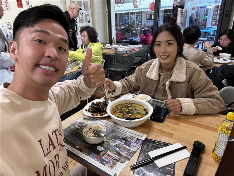 香蕉透露妻子近期有明顯害喜狀況，自己則在工作之餘分擔照顧責任，往返於工作與家庭之間，努力適應生活節奏的改變。（圖／翻攝自香蕉FB）