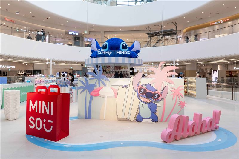 MINISO台中迪士尼快閃店插旗全新開幕的漢神洲際購物中心，以迪士尼主題店裝開幕。（圖／品牌業者提供）