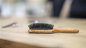 頭髮,梳頭,梳子。（示意圖／PIXABAY）