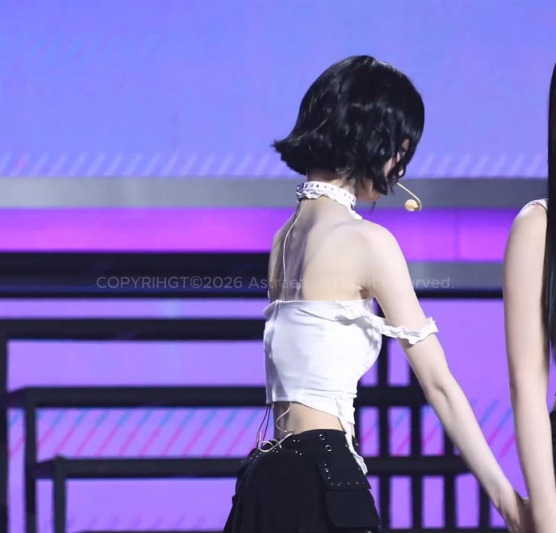 影片中，采湲宛如紙片人般消瘦，整個人瘦到只剩皮包骨。（圖／翻攝自X平台 @Astraea_kcw）