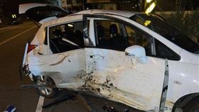 彰化,偷開父車,夜衝,看夜景,高中生,自撞電桿,骨折（圖／翻攝畫面）