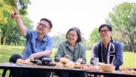 蔡英文、陳其邁合體賴瑞隆果嶺健行野餐（圖／賴瑞隆辦公室提供）