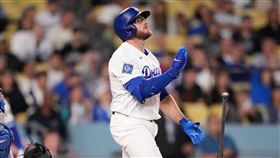孟西（Max Muncy）轟出再見全壘打助道奇8：7逆轉遊騎兵。（圖／美聯社／達志影像）