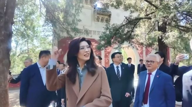 鄭麗文訪孫文衣冠塚!連戰當年種的樹還在