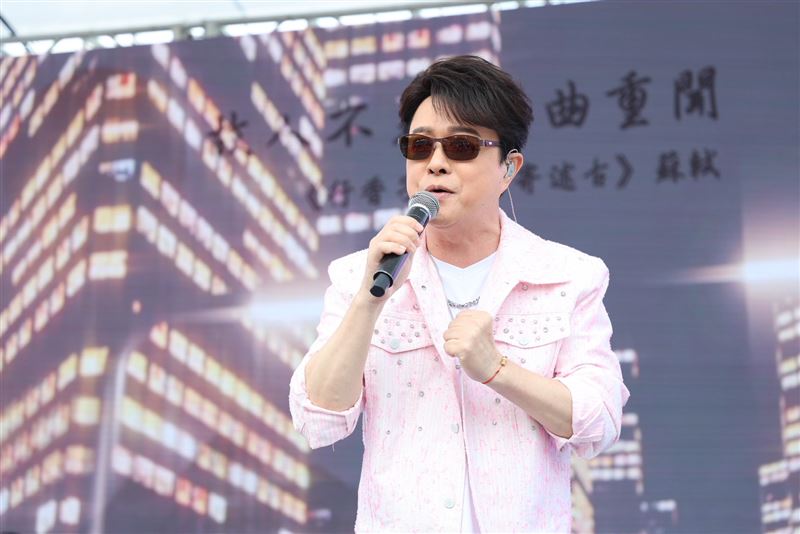 翁立友現身彩排，把現場阿公阿嬤逗得樂開懷。（圖／記者鄭孟晃攝影）