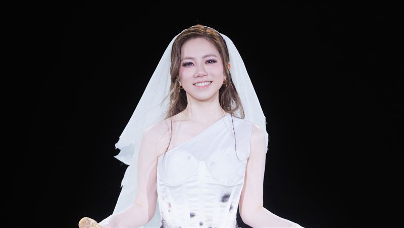 鄧紫棋唱3小時「沒用提詞機」原因曝光