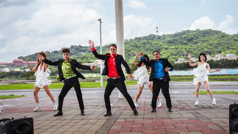 李國煌、李銘順、許效舜三人首次合作就展現好默契。（圖／萬騰文化創意提供）