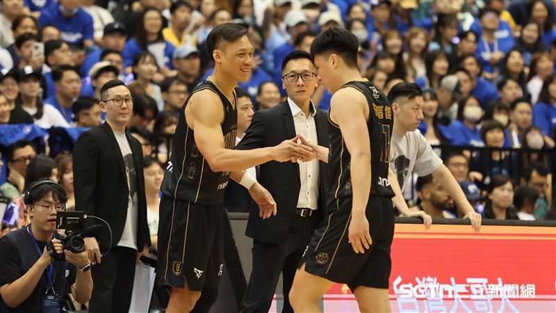 野獸轟本季新高21分　勇士大勝領航猿19分