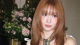 MOMO還跟粉絲道歉，提到因為剛拔完牙所以臉腫得很厲害。（圖／翻攝自IG @momo）