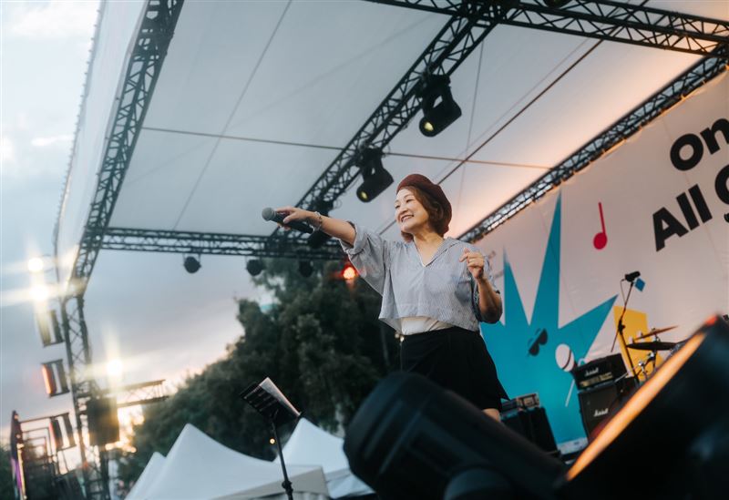 曾演唱〈真珠美人魚〉等經典動畫中文歌曲的歌手梁世韻，宣布舉辦人生首場個人專場演唱會。（圖／文化大學學生會 提供）