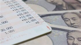 日本1名79歲男子擁有逾1億日圓（約新台幣1993萬）資產，卻因過度執著守財，最終與家人決裂。（示意圖／Photo AC）