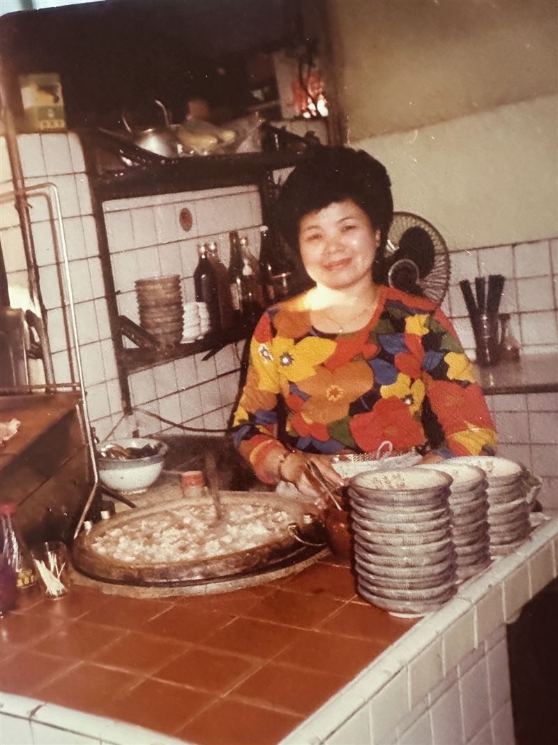 台北市萬華區開業105年的知名老店「兩喜號」傳出憾事,第二代老闆娘陳王惠美女士近日安詳辭世。(圖/翻攝自「兩喜號 Liang Xi Hao」臉書)