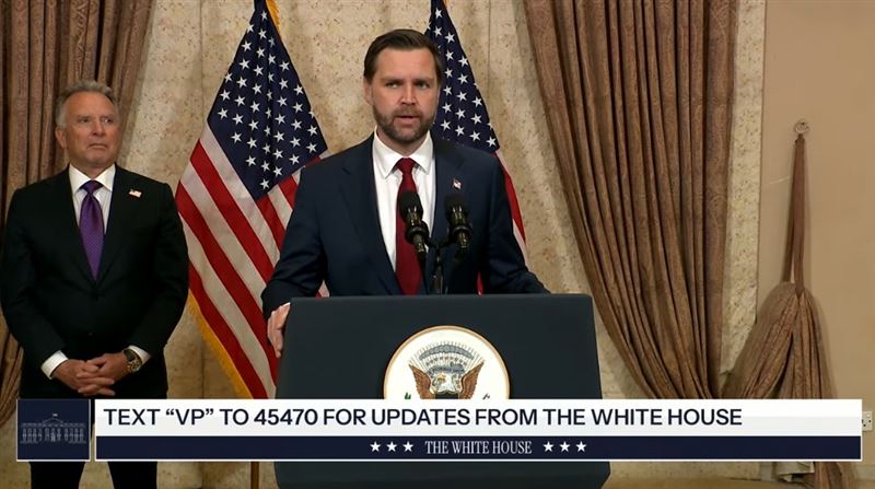 范斯召開記者會，表示目前還沒有跟伊朗達成協議。（圖／取自The White House YT）