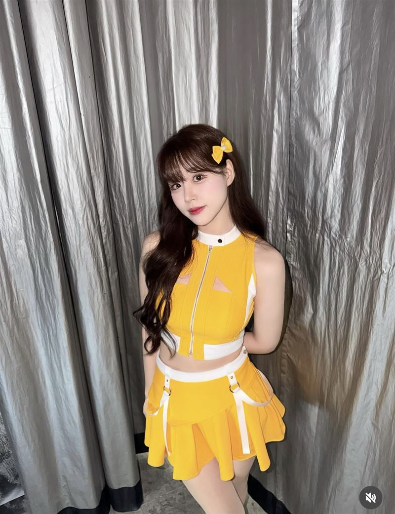 金渡兒毛巾被球迷拿來「開壇作法」。（圖／翻攝自IG）