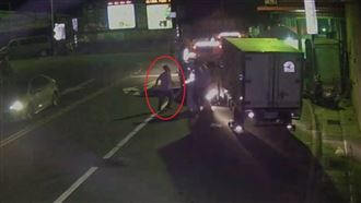 不滿車被拖吊抓狂　鐵工怒揮剪刀嗆聲慘了