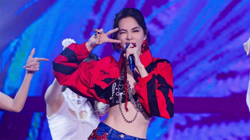 Ella暴瘦嗨唱1曲 遭網狠批:像千手觀音