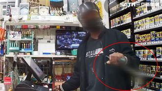 畫面曝！持生鏽刀劫1萬…店員收無聲警告