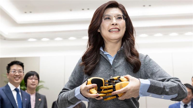 他預言鄭麗文返台記者會：問題在賴清德