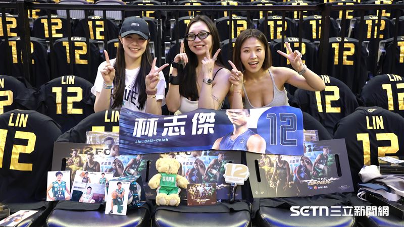 獨/去年滑雪傷韌帶 球迷帶傷看野獸引退