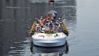 不滿「水路遶境」被盤查　信徒與警對峙