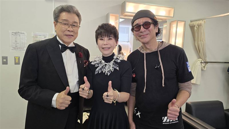 詹雅雯（中）飛來日本朝聖楊烈（左）演唱會。（圖／印太戰略智庫）