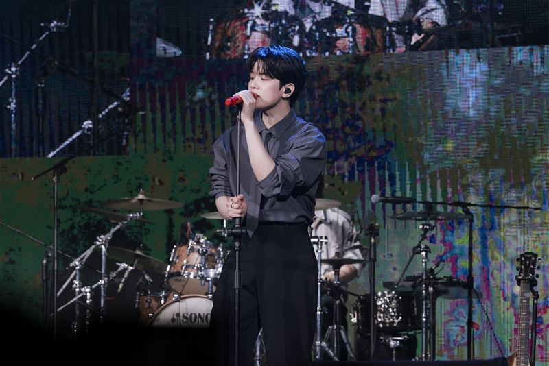 柳會勝個人演唱展現高音實力唱功與舞台感染力。(圖/SHOWOFFICE提供)