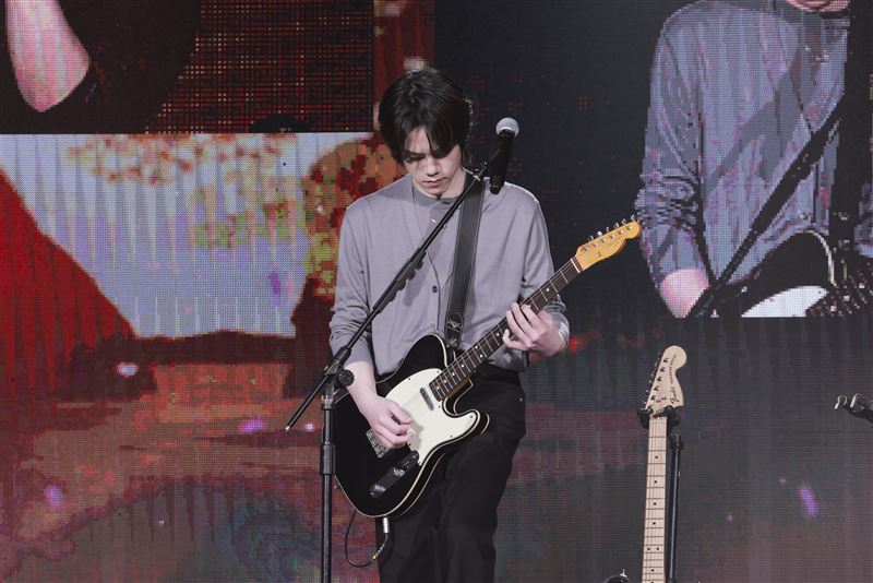 車勳以清新又充滿情感的演出, 展現自然溫暖的魅力。(圖/SHOWOFFICE提供)