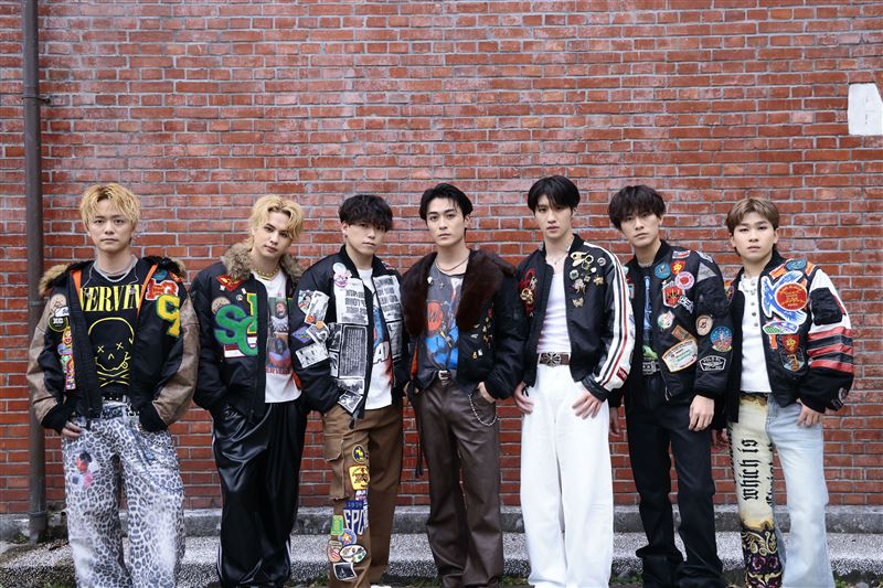 BALLISTIK BOYZ來台舉辦演唱會，成員日髙竜太（左起）、海沼流星、加納嘉將、砂田將宏、松井利樹、深堀未來、奧田力也。（圖／LDH 愛夢悅提供）