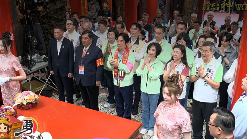 白沙屯媽祖與山邊媽祖啟程北港進香，賴清德親赴苗栗送駕