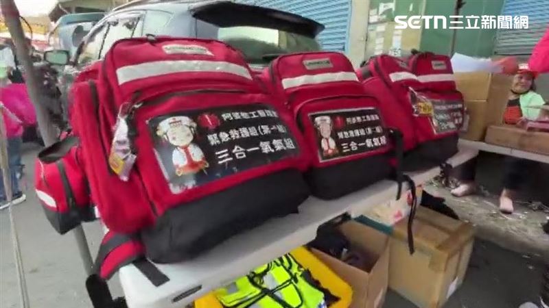 醫療準備格外重視，志工也在拱天宮周邊設置醫療站
