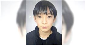 日本京都一名11歲男童安達結希在3月23日小學畢業典禮當天失蹤，死因成謎。（圖／京都府警察本部）