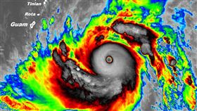 辛樂克35年來最強4月颱，恐怖衛星雲圖曝。（圖／翻攝自天氣職人-吳聖宇臉書）