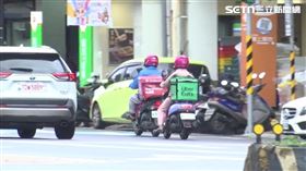 不滿取餐拖太久！外送員「一星評論」　罵客個資全露