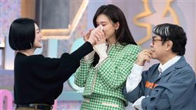 林志玲（中）落淚告白小S：想哭想笑我們都在，惹全場鼻酸。（圖／東森提供）