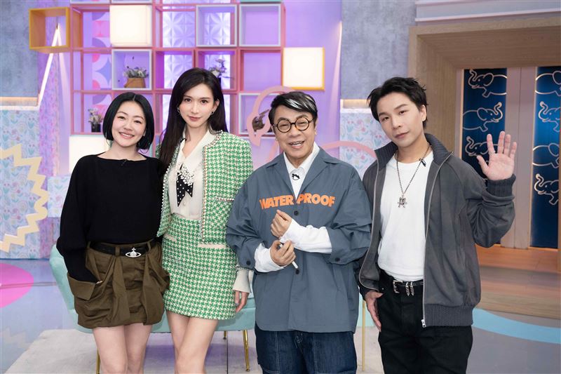 小S(左起)、林志玲、蔡康永睽違10年神同框。（圖／東森提供）