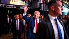 川普表示，不在乎伊朗是否重回談判桌。（圖／翻攝自The White House臉書）