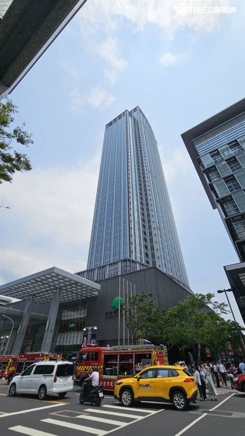 饗饗微風信義店發生火警。(圖/翻攝畫面)