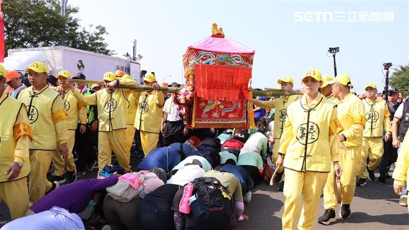 新/白沙屯媽祖駐駕壓力桶廠 凌晨2點起駕
