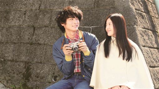 高良健吾、吉高由里子展默契　勾影迷回憶