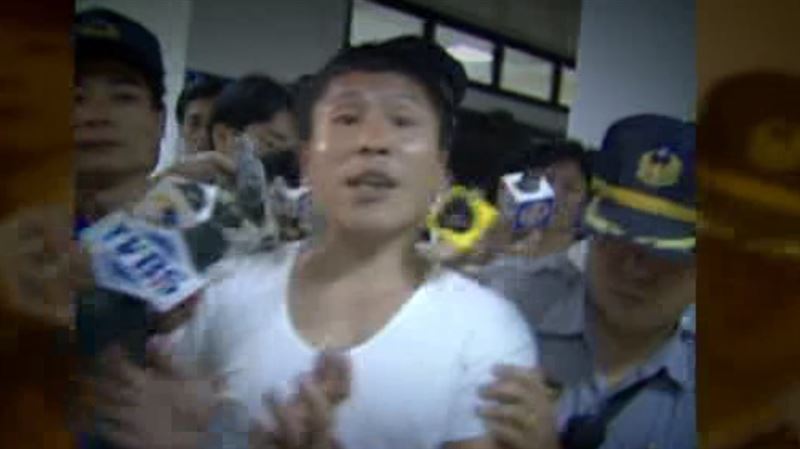 陳進興逃竄7個多月,大台北地區人心惶惶。他殘忍行刑式槍殺方保芳診所3人,還挾持南非武官全家、甚至跟電視台主播連線。(圖/三立新聞資料照)