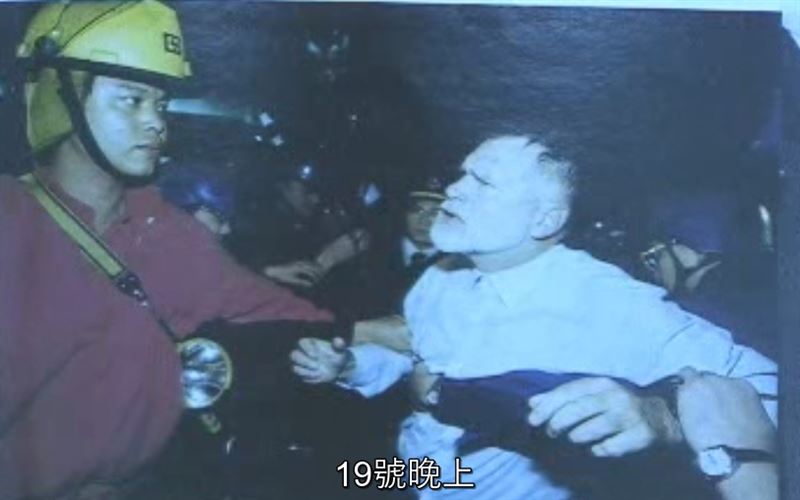 陳進興挾持南非武官,當年12歲卓懋祺小女兒克麗絲汀被挾持時靈機一動畫一幅畫十字架畫,觸動殺人魔陳進興良心,最終投降。(圖/三立新聞網資料照)