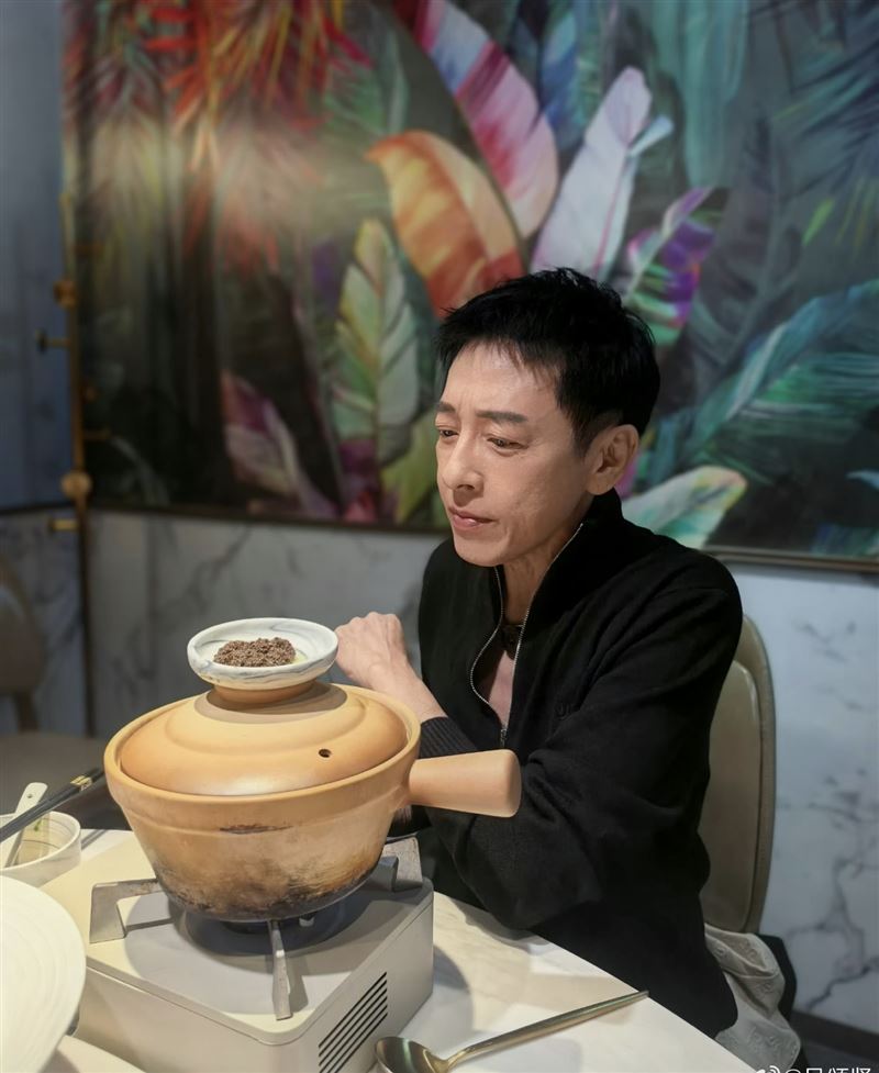 呂頌賢去年因病住院。（圖／翻攝自微博）