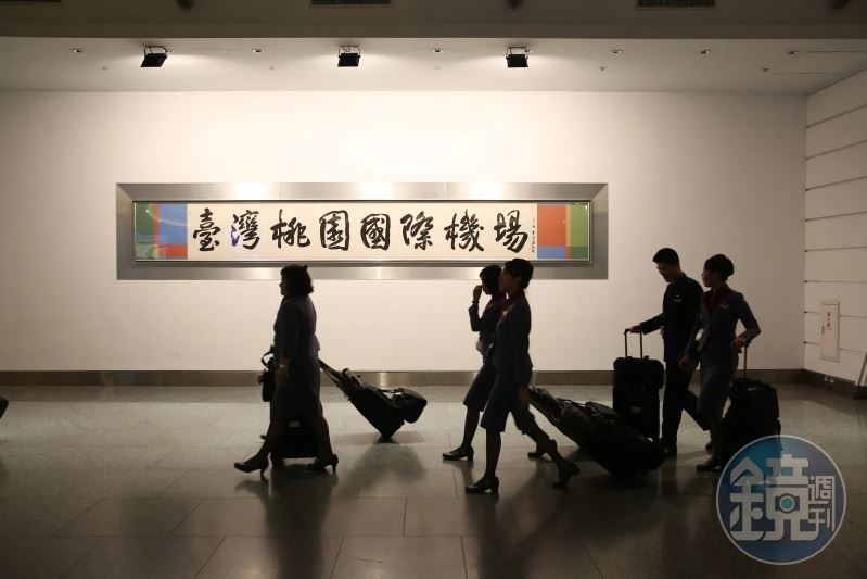 阿部瑪利亞在最新影片中討論外國人對台灣的刻板印象，其中關於「台灣環境異味」的論點引發討論。（圖／鏡週刊）