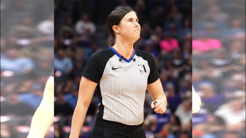 NBA官方4日公布本季季後賽與附加賽的36人裁判名單,資深裁判薩格(Natalie Sago)榜上有名,正式成為聯盟歷史上第3位具備季後賽執法資格的女性裁判。(圖/翻攝自X平台 @FOS)