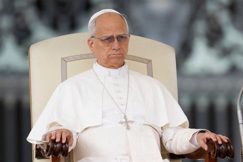 教宗良十四世和美國總統川普,因為伊朗戰爭發生分歧,他一度援引聖經暗指對方遭到了上帝的拒絕。(圖/翻攝自X平台 @LeadingReport)