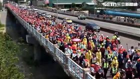 46萬香燈腳跨越大肚橋，34小時徒步61公里進彰化。