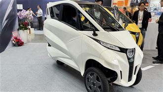 駕艙機車來了！台北汽機車零配件展現身