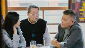 鄭進一（左）與澎恰恰師徒近年罕見同台。(圖／徽摩立科技提供)