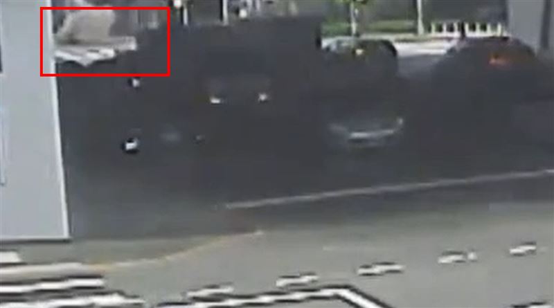 板橋縣民大道路面爆裂 驚悚瞬間畫面曝光