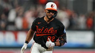 金鶯總教練被擊中臉　傑克森內疚轟滿貫彈